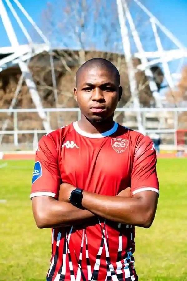 Starkclips_'s tweet photo. Siphesihle Mkhize (24) has penned down 3 years contract with Sekhukhune United from Mamelodi Sundowns 

#Transfers 
#PartellSports https://t.co/2hyjcJJFtg