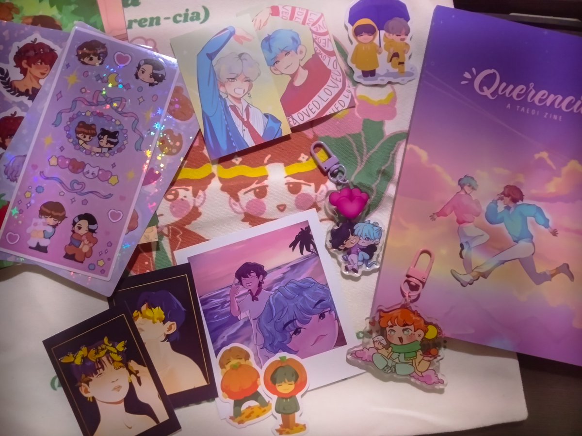hansyoori's tweet photo. look what i found after got home from work!! 🥹🥹 @taegizines i can't stop smiling since unboxing this cutie ahh my life feel so full rn 💖💖
thank u @jcooky_ for helping me getting my first zine <3 https://t.co/1l02nytuKn
