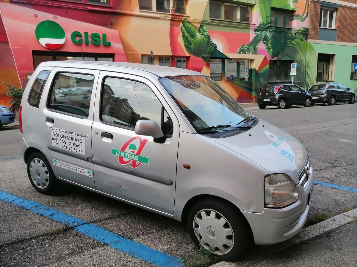 Sempre più #sostegno operativo per darvi più #possibilità e #accessibilità ai servizi essenziali. 
• servizi sanitari 🏥 
• fiscali  🧮 
• attività 🤸‍♂️ 
Non sono più distanti per voi!
Le #automobili Anteas sono pronte 🚗 
#insieme per #fareladifferenza