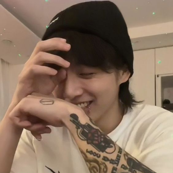 namttomi's tweet photo. Durante el listening party #jungkook anuncio que hara live en la plataforma de weverse  activen sus alarmas 🔔
Miércoles, 26 de julio
10:00 AM 🇲🇽🇨🇷🇬🇹🇳🇮🇭🇳🇸🇻
11:00 AM 🇪🇨🇨🇴🇵🇦🇵🇪
12:00 PM 🇧🇴🇻🇪🇵🇷🇩🇴🇵🇾🇨🇺🇨🇱
01:00 PM 🇦🇷🇧🇷🇺🇾
06:00 PM 🇪🇸 https://t.co/KAj0jBHzwU