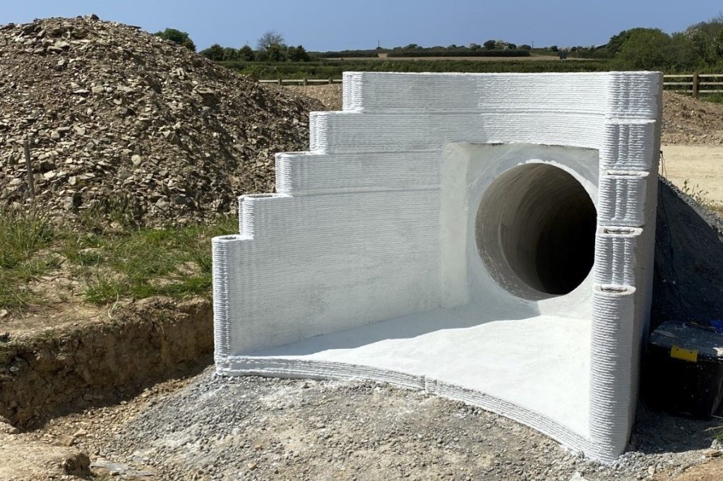 In a UK first, a 3D-printed concrete headwall has been created in a joint venture by <a href="/CostainGroup/">Costain Group</a> and <a href="/NationalHways/">National Highways</a> which will be trialled on the A30 upgrade scheme in Cornwall. An exciting demonstration of #concrete innovating for the future
ow.ly/VWvP50PjcZf