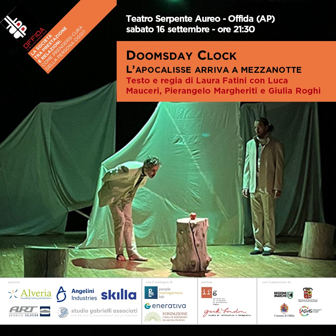 “𝑫𝒐𝒐𝒎𝒔𝒅𝒂𝒚 𝑪𝒍𝒐𝒄𝒌. 𝑳’𝒂𝒑𝒐𝒄𝒂𝒍𝒊𝒔𝒔𝒆 𝒂𝒓𝒓𝒊𝒗𝒂 𝒂 𝒎𝒆𝒛𝒛𝒂𝒏𝒐𝒕𝒕𝒆” è la rappresentazione teatrale ispirata a “Fragilità globale. La via dell’Umanesimo fra Natura e Tecnologia”, lectio magistralis tenuta nel 2020 da 𝐿𝑢𝑖𝑔𝑖 𝐴𝑙𝑖𝑐𝑖.