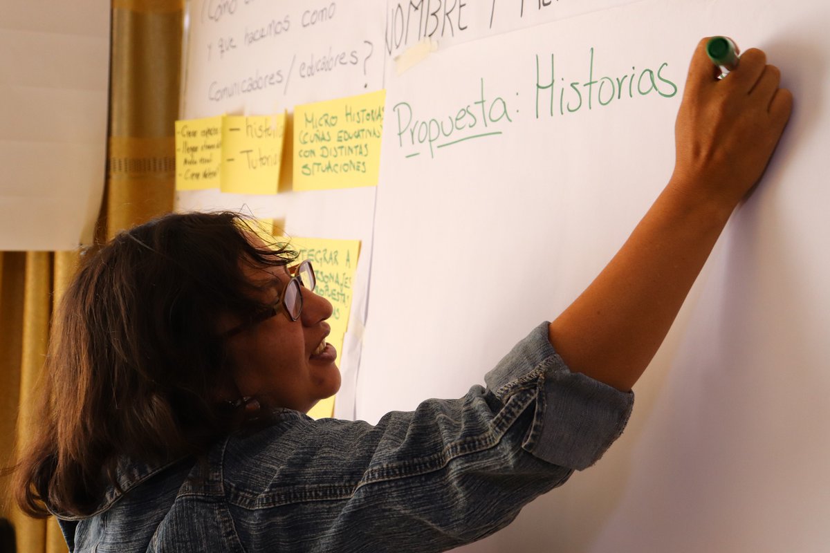 DW_Akademie_es's tweet photo. 🇧🇴💡 @CepraBolivia se reunió en #Cochabamba con profesionales de la educación y la comunicación para iniciar un proceso de reflexión y aprendizaje colectivo con el fin de enfrentar la amenaza de la #desinformación
Es parte de nuestro proyecto conjunto #Colaboratorio
📸 de #CEPRA https://t.co/sr39IVkZLD