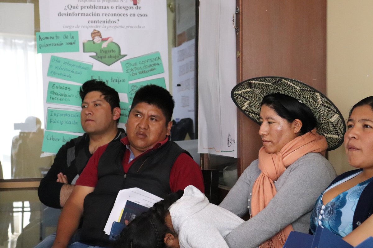 DW_Akademie_es's tweet photo. 🇧🇴💡 @CepraBolivia se reunió en #Cochabamba con profesionales de la educación y la comunicación para iniciar un proceso de reflexión y aprendizaje colectivo con el fin de enfrentar la amenaza de la #desinformación
Es parte de nuestro proyecto conjunto #Colaboratorio
📸 de #CEPRA https://t.co/sr39IVkZLD