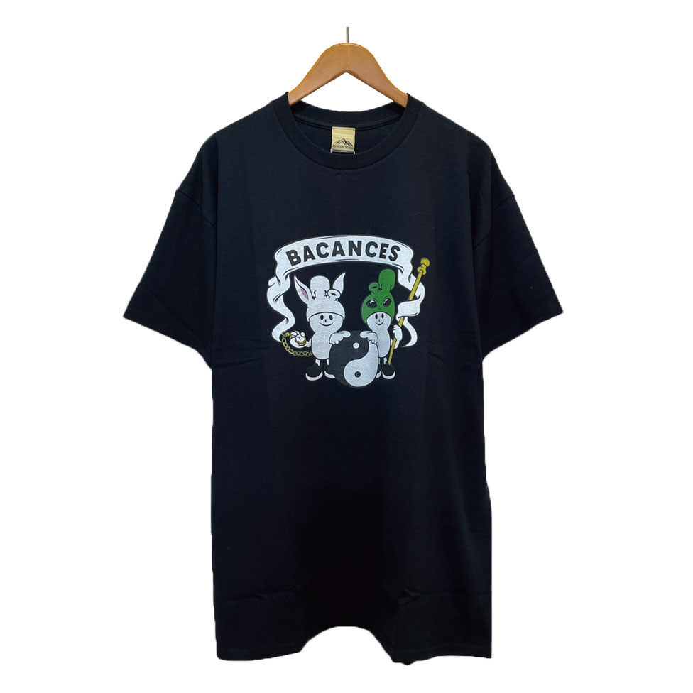 evoluir2002's tweet photo. 『BACANCES』
□ BC S/S T WHITE RABBIT BONGMAN/blk
BACANCESお馴染みのWHITE RABBIT計画グラフィックな白ウサギとエイリアンをBONGMAN流に描き下ろした可愛いグラフィック。
ポップなストリート計画コーデをお楽しみください。
#evoluir
#金沢市 #静岡市
#bacances #tシャツ
#rabbit #bongman https://t.co/sTI3T7PEce