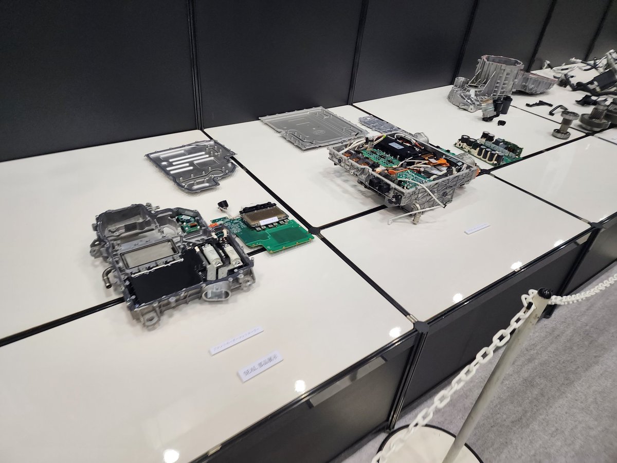 ryuhga's tweet image. TECHNO-FRONTIER行ってきました、知りたかった電気自動車のあれやこれやがずんばらりと展示されてて垂涎物ですマジで…！内部構造ここまで見ていいんですか！うれしい！！！ #テクノフロンティア #TECHNOFRONTIER