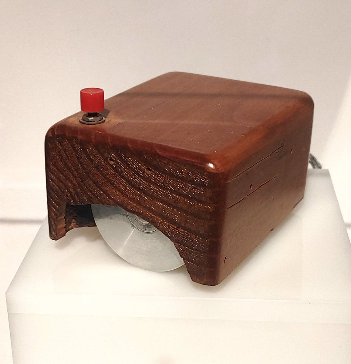duffilled's tweet image. Replica of the first computer mouse, demonstrated in 1968. #NexonComputerMuseum #Jeju