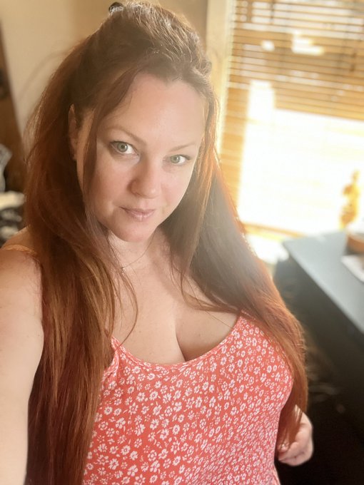 Feeling summery 🥵☀️ https://t.co/bajIoME0Qt