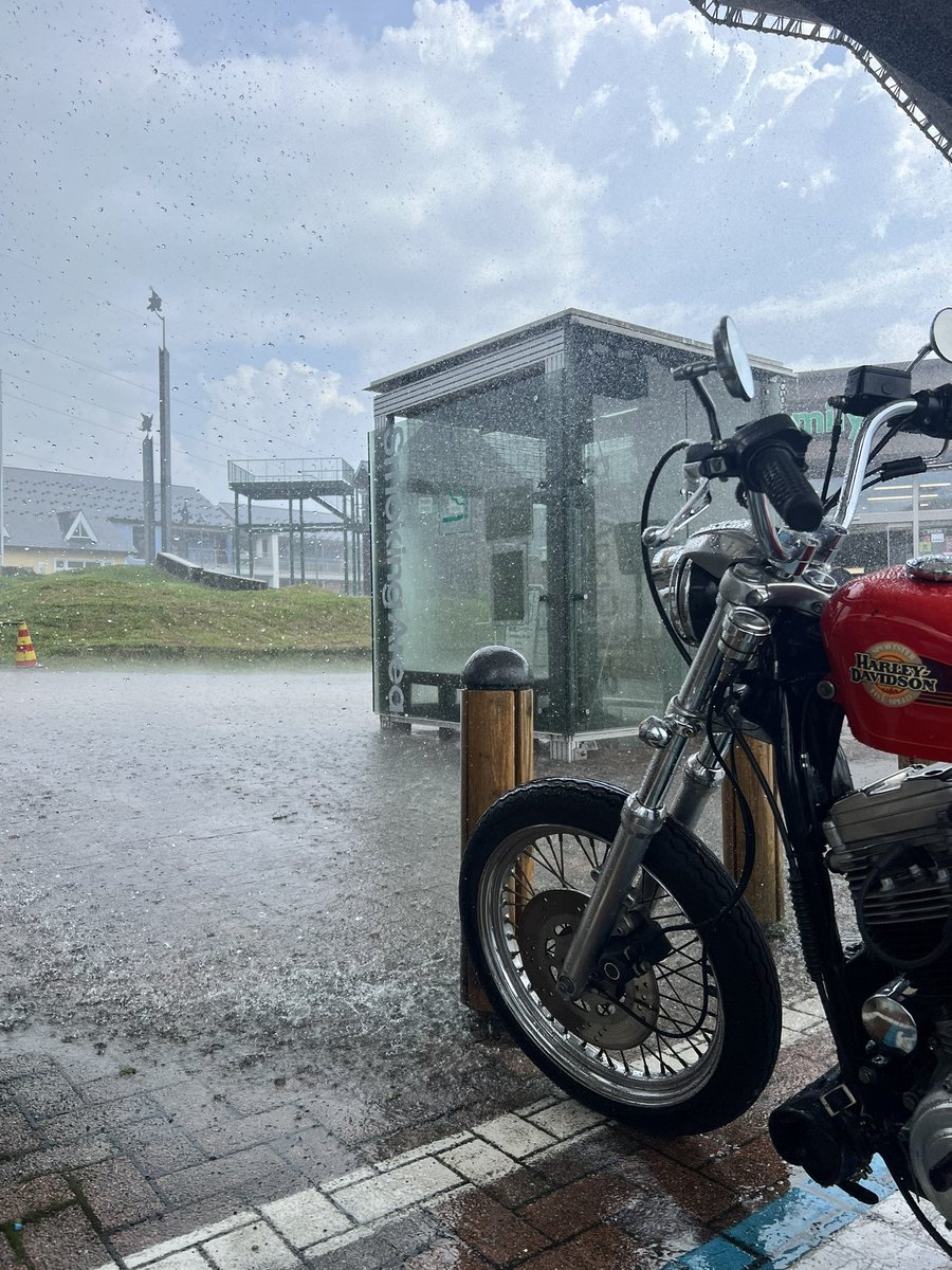 mytk716's tweet photo. 岐阜県飛騨市宮川町加賀沢
不動滝
ソロツー
滝遠いなー…
#スポーツスター
#ハーレーダビットソン
#ソロツー
#デイキャンプ https://t.co/dIkv3YYlol