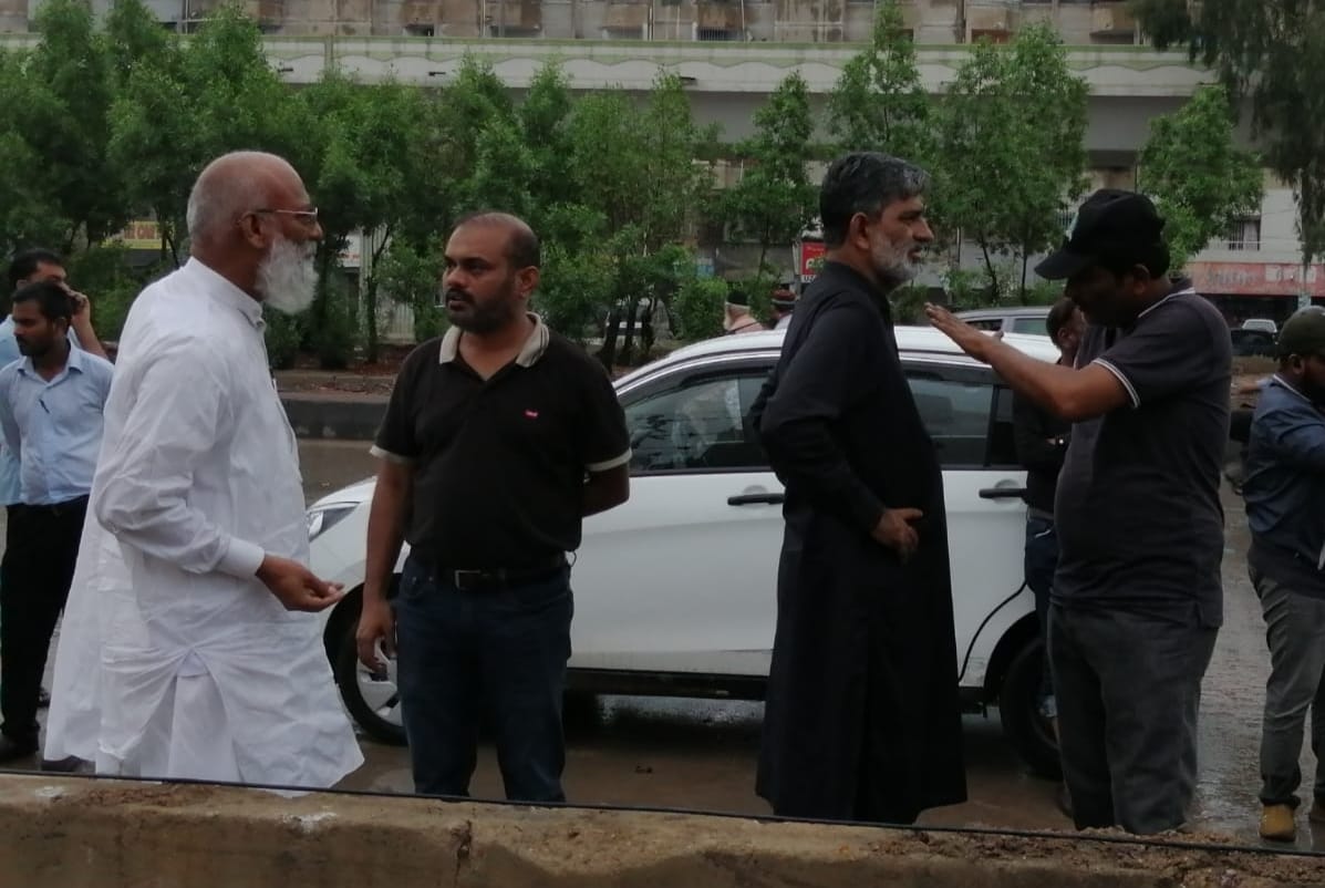 smkashif's tweet photo. UC 12 chairman, Azeem Anwar (https://t.co/gvYKEMqzJk), is one of the most active, educated, and dynamic UC chairmen in Karachi.

Although the drainage of rainy water falls under KMC's mandate, not UC & Town, UC-12 team, along with young & proactive councilor @MuhammadAteeb95, is actively on the field to assist their people.

Let's maintain our political differences but avoid undermining the interests of Karachi and facilitating #PPP.