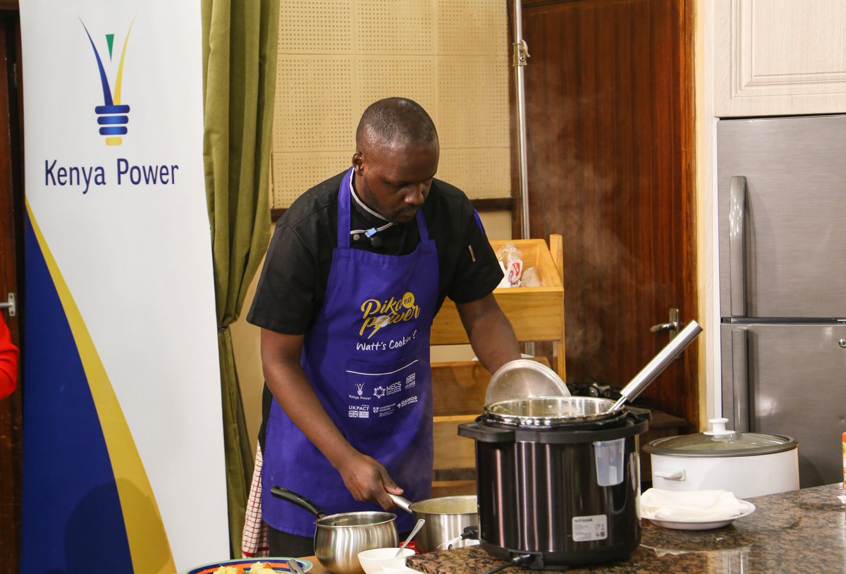 PikaNaPower's tweet photo. 3/ Three ingredients were provided in a mystery basket: potatoes, chicken, peas, and butter, from which the contestants were required to make sumptuous meals in 1.5 hours. https://t.co/m1c34ypMoZ