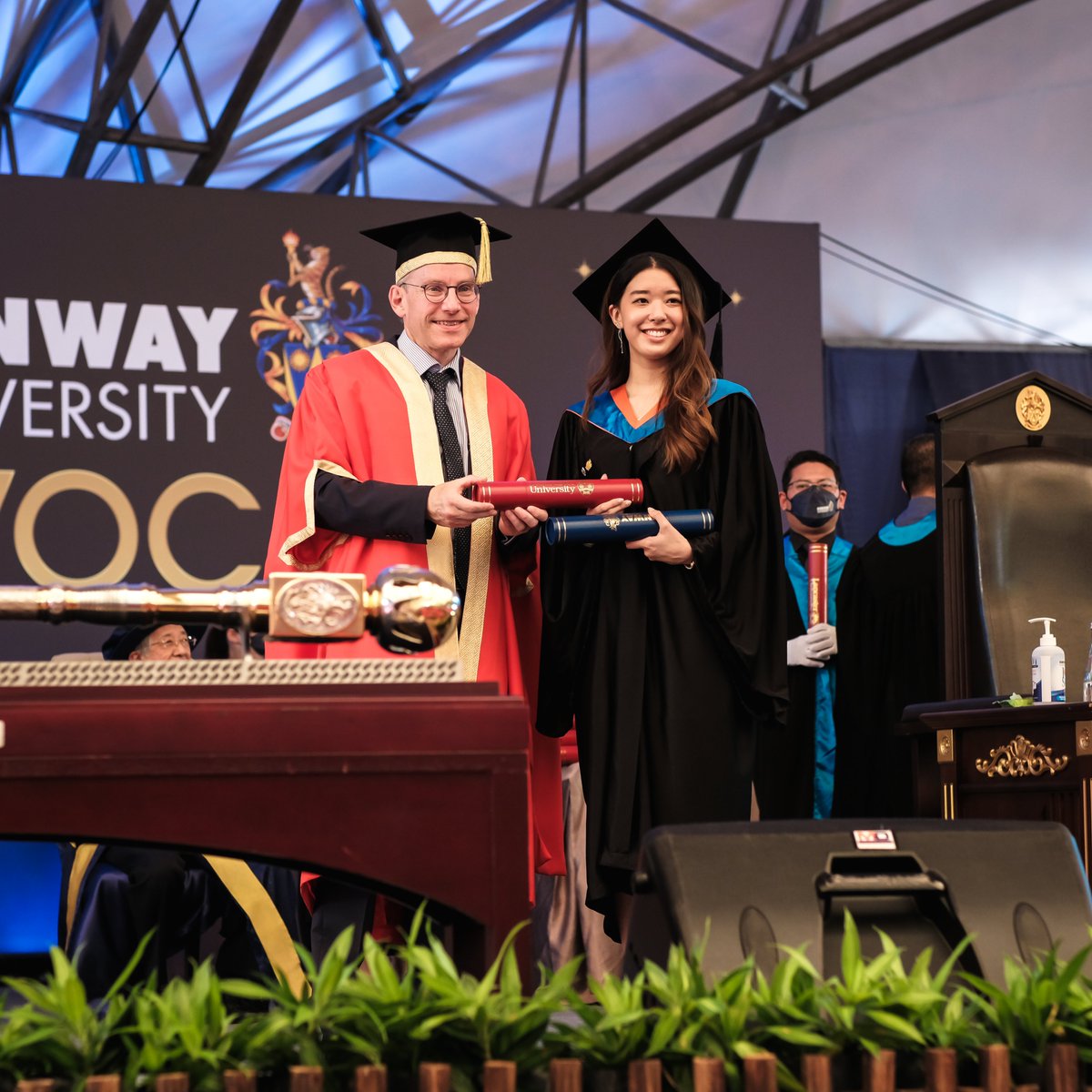SunwayU's tweet photo. Give it up for the #Classof2023 graduates from the School of Engineering &amp; Technology and School of Mathematical Sciences! Congratulations, our amazing Sunwayians. Your dedication, resilience, and commitment have brought you to this moment of triumph
#SunUConvocation #AClassAbove https://t.co/L509DTsrVj