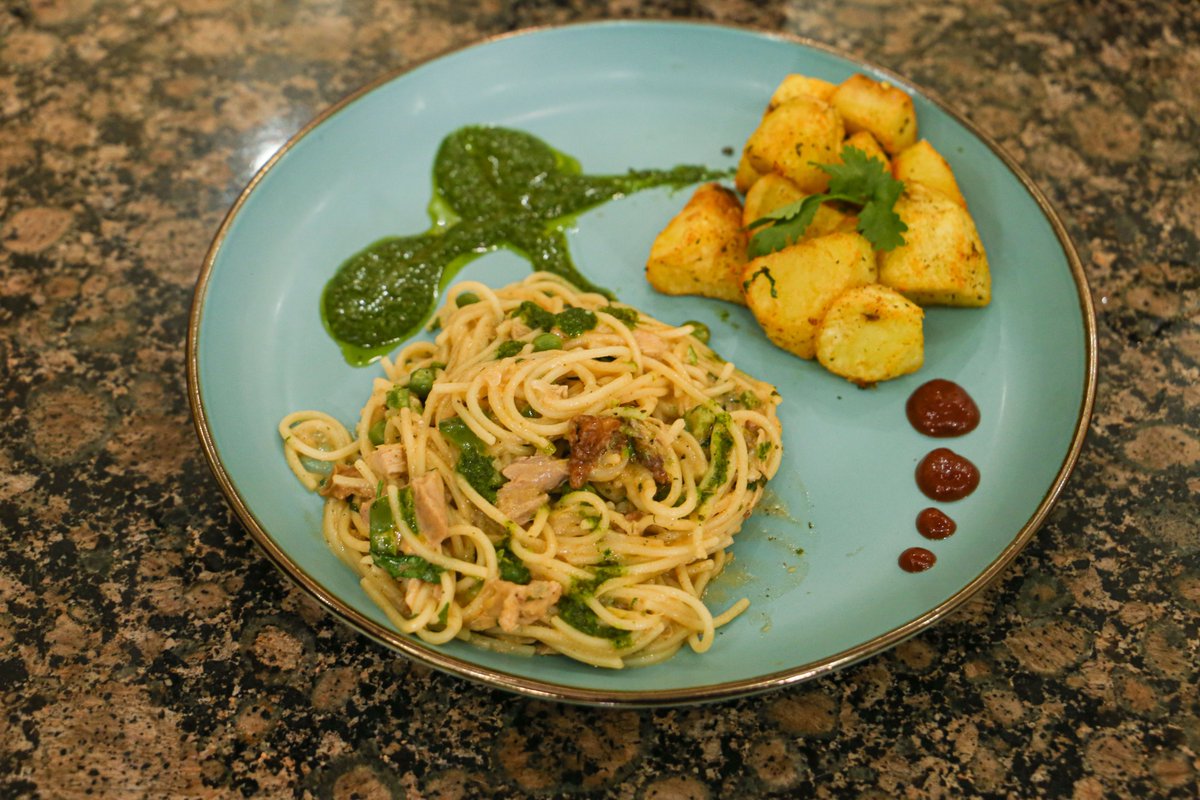 PikaNaPower's tweet photo. 4/ Chelal prepared pasta alfredo with spicy potatoes and spinach Pesto sauce. At the same time, Kulavi made chicken coconut curry and mashed potatoes served with vegetable soup; Anziya, on the other hand, cooked vegetable rice, barbecue chicken, and potato wedges. https://t.co/T1Y7WjebNj