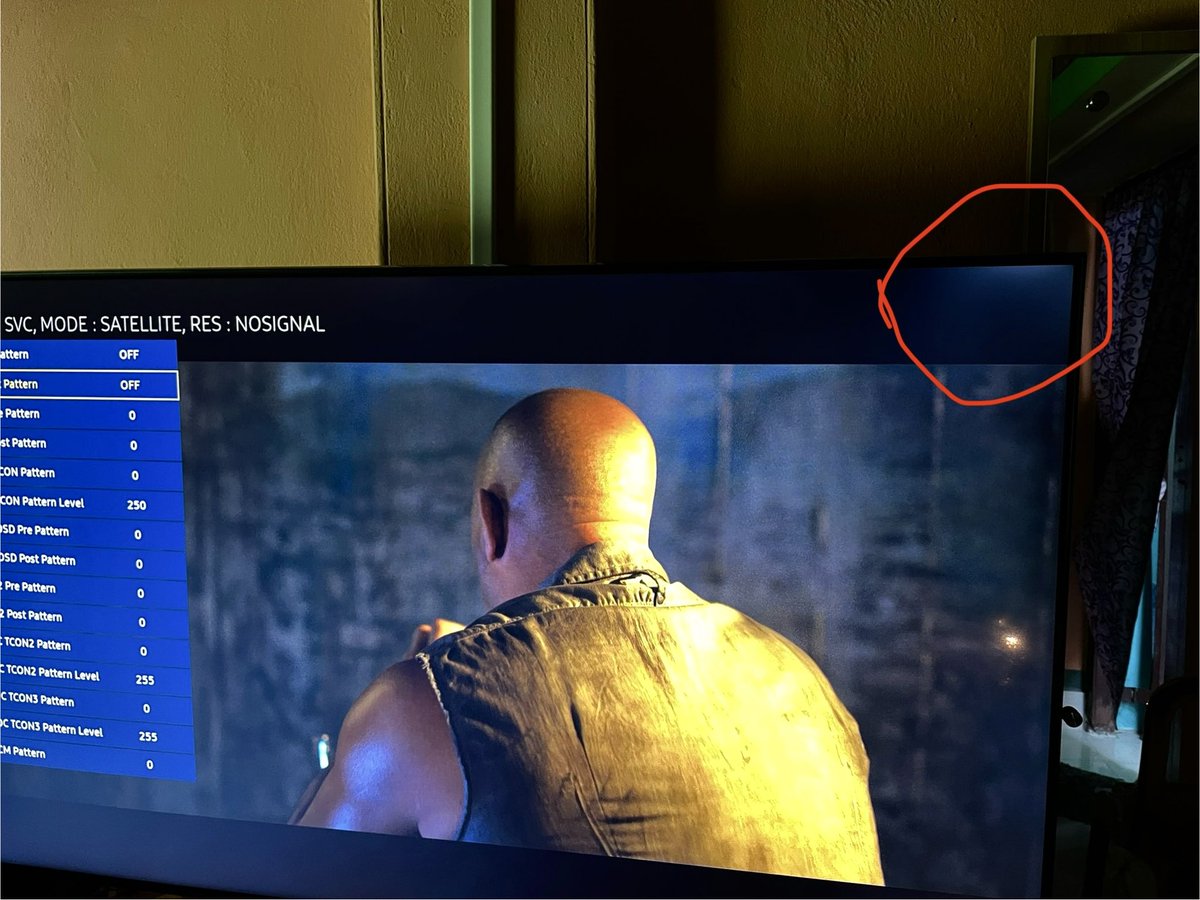 PyareXpress's tweet image. Hello @SamsungIndia @Samsung your service engineer is so dumb he is saying recent models are like this only. He says it a LED focus. So it means LED focus is happening at this corner only. They visited 2times &amp;amp; ignored my request to fix it. Nonsense, resolve this ASAP