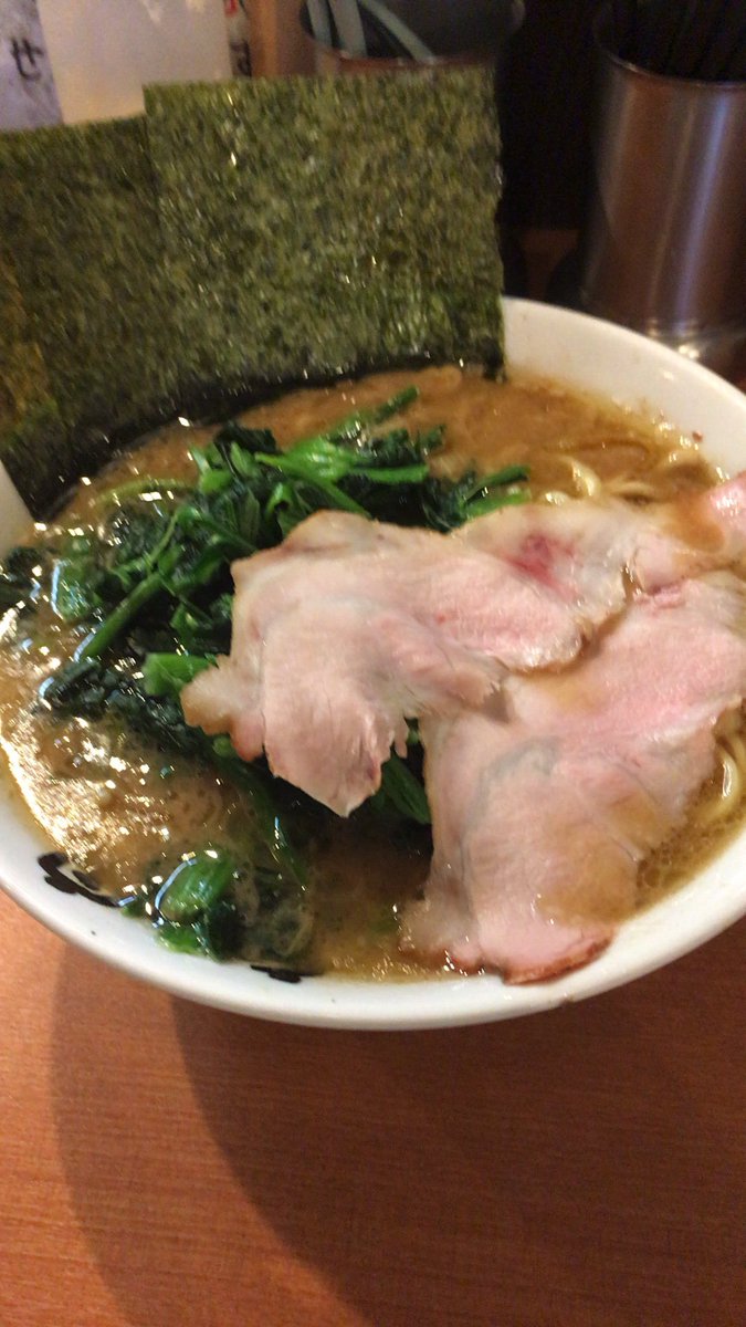 中盛りレン草マシカタメコイメ。
チャーシュー美味い。
#とさの家