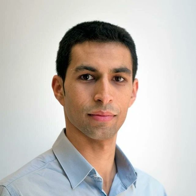 Auri García es periodista y coautor junto a Ferrán Adrià del libro Conectando conocimiento Metodología Sapiens.  <a href="/tallersapiens/">Taller Sapiens</a> #tallersapiens #EquipoSapiens