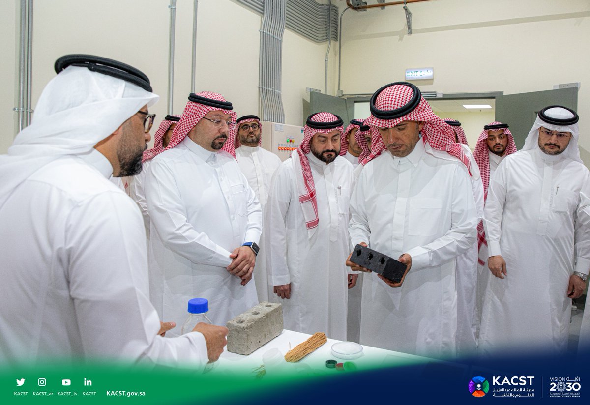 معالي رئيس #كاكست يبحث مع معالي وزير <a href="/saudimomrah/">وزارة البلديات والإسكان</a> فُرص تعزيز التعاون المُشترك لتعظيم الاستفادة من مشروعات المُختبرات الوطنية وواحات الابتكار ومبادراتها في قطاعات الطاقة والصناعة، والبيئة والاستدامة، واقتصاديات المستقبل.

spa.gov.sa/ar/2483f90171k…