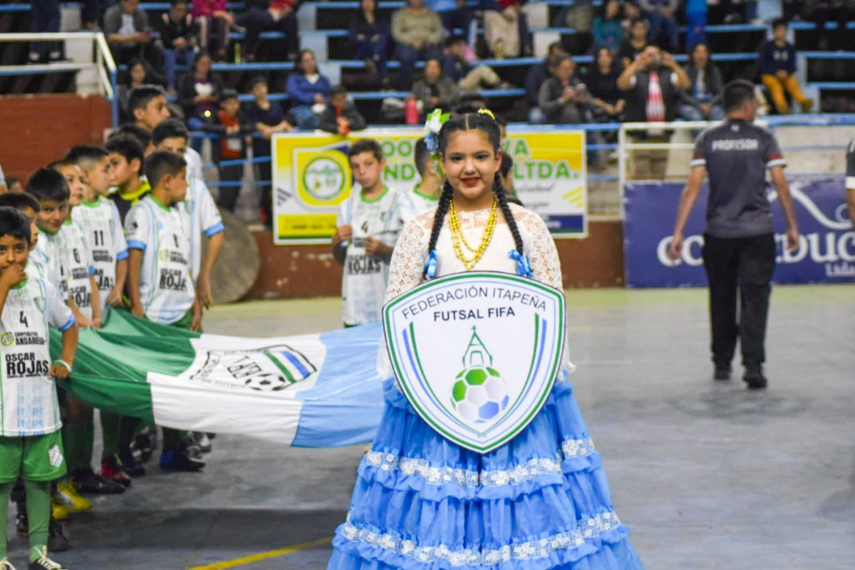 Iniciamos un nuevo proceso en las formación de las Formativas en #FutsalFIFA con la Fed. Itapeña, dónde pudimos destacar que tenemos futuro con los chicos que ha sido su 1ra. vez en esta disciplina.
Llegamos a la final en 2 cat. logrando el vicecampeonato con la Sub 11 y Sub 13.