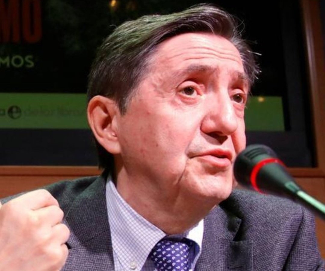 JavierO66080535's tweet photo. ... Después de meses vertiendo mentiras sobre Vox, sacando un libro acusándolos de ser una secta, de pedir el voto para el PP y que no voten a Vox, el se va a Miami un mes porque está forrado de millones de euros y tu pepero te quedas con los menas en tu barrio, 🤣🤣🤣imbécil... https://t.co/ykduqyeVWS