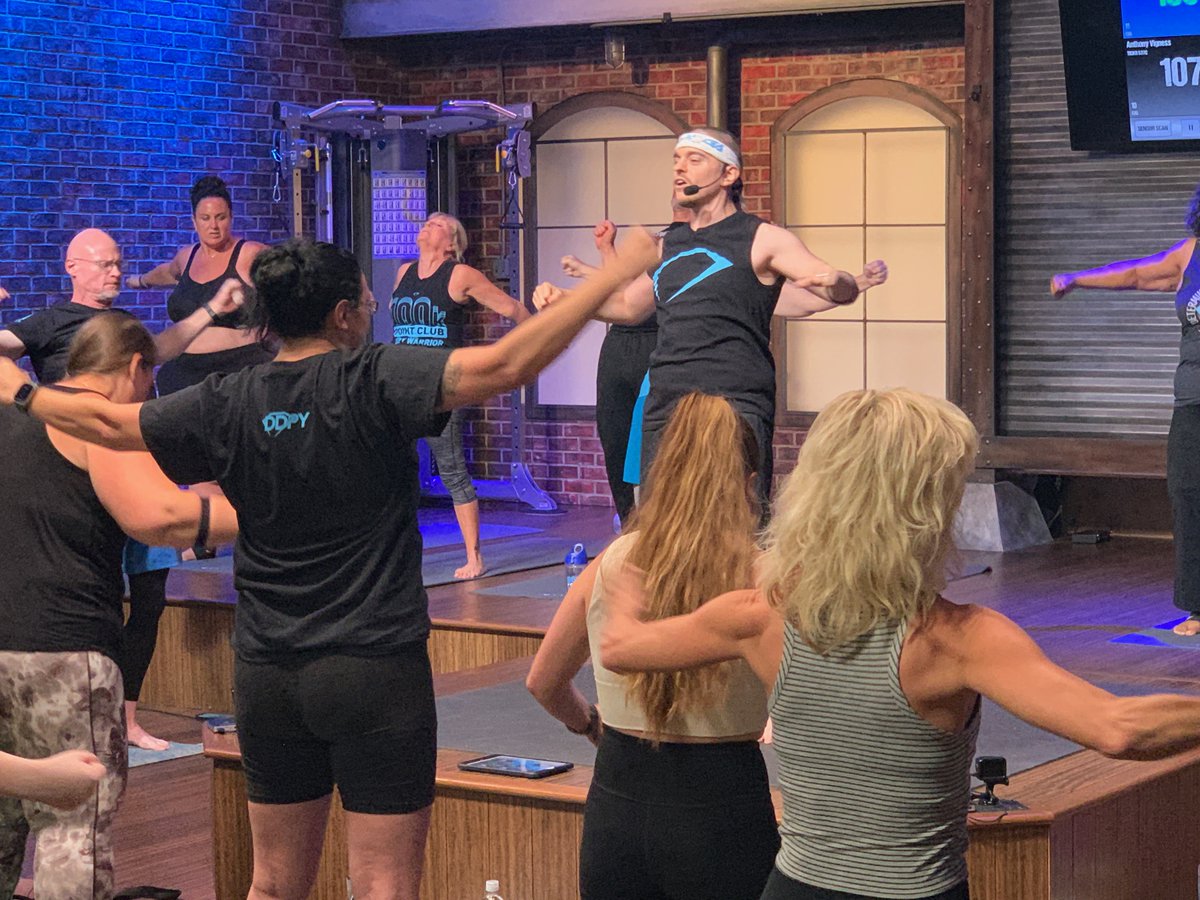 DDPYoga's tweet photo. Gettin' Loud and Hulkin' It Up with @kaydrith at the World Famous @ddpypc  last night! 🌎 💎 🙌 💥 

Did you hear us all the way from Smyrna? 😆 📢 💪
#DDPYworks #DDPY #DDPYPC #IMpossible https://t.co/LhOEy1hrsN