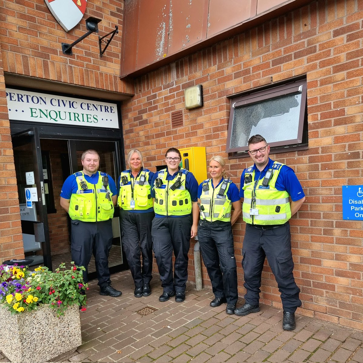 Tettenhall PCSOs have met with Staffordshire PCSOs today to discuss crime trends and cross border crime. #jointworking #SStaffs
