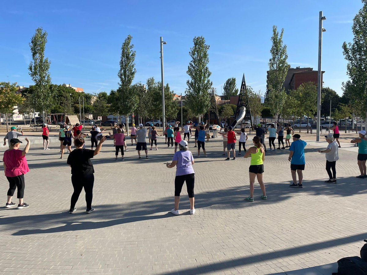 JordiSeguer's tweet photo. Hem demanat al Govern Municipal #Parets que tiri endavant un Pla d'ombres amb mesures més ambicioses contra les onades de calor que cada cop es repeteixen més cops al llarg de l'any.
#Propostes #AraParetspelCanvi #MilloremParets https://t.co/9rxyxdHA1m