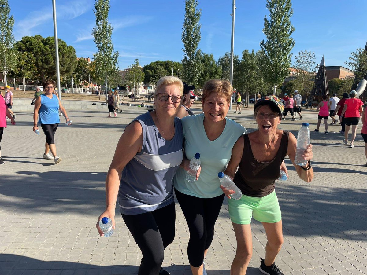 JordiSeguer's tweet photo. Hem recordat que molta de la nostra gent gran fa activitat esportiva a l'aire lliure al Sot d'en Barriques a ple sol amb els riscos que comporta o la nova piscina descoberta municipal #Parets gairebé no té ombres.
#Propostes #AraParetspelCanvi #MilloremParets https://t.co/gA5JM2NdED