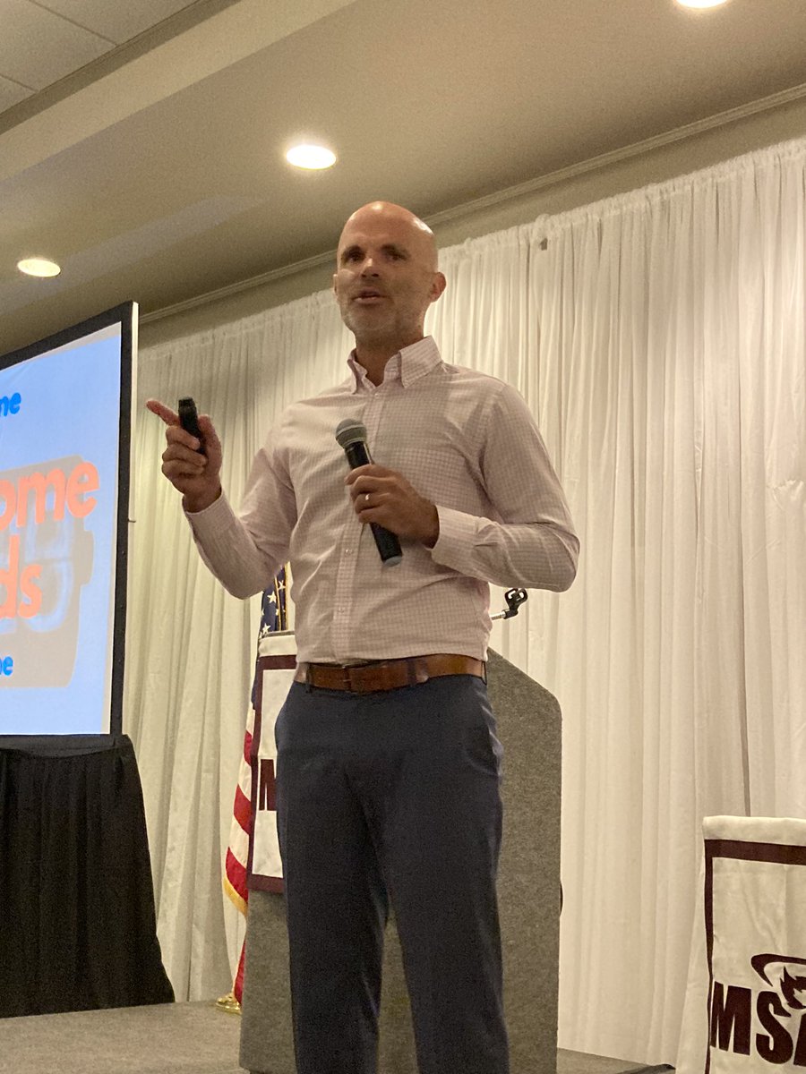 MGeoghegan22's tweet photo. #MSAASI Keynote @mradamwelcome crushing it. 👍🔥 https://t.co/OgQIhQQ805
