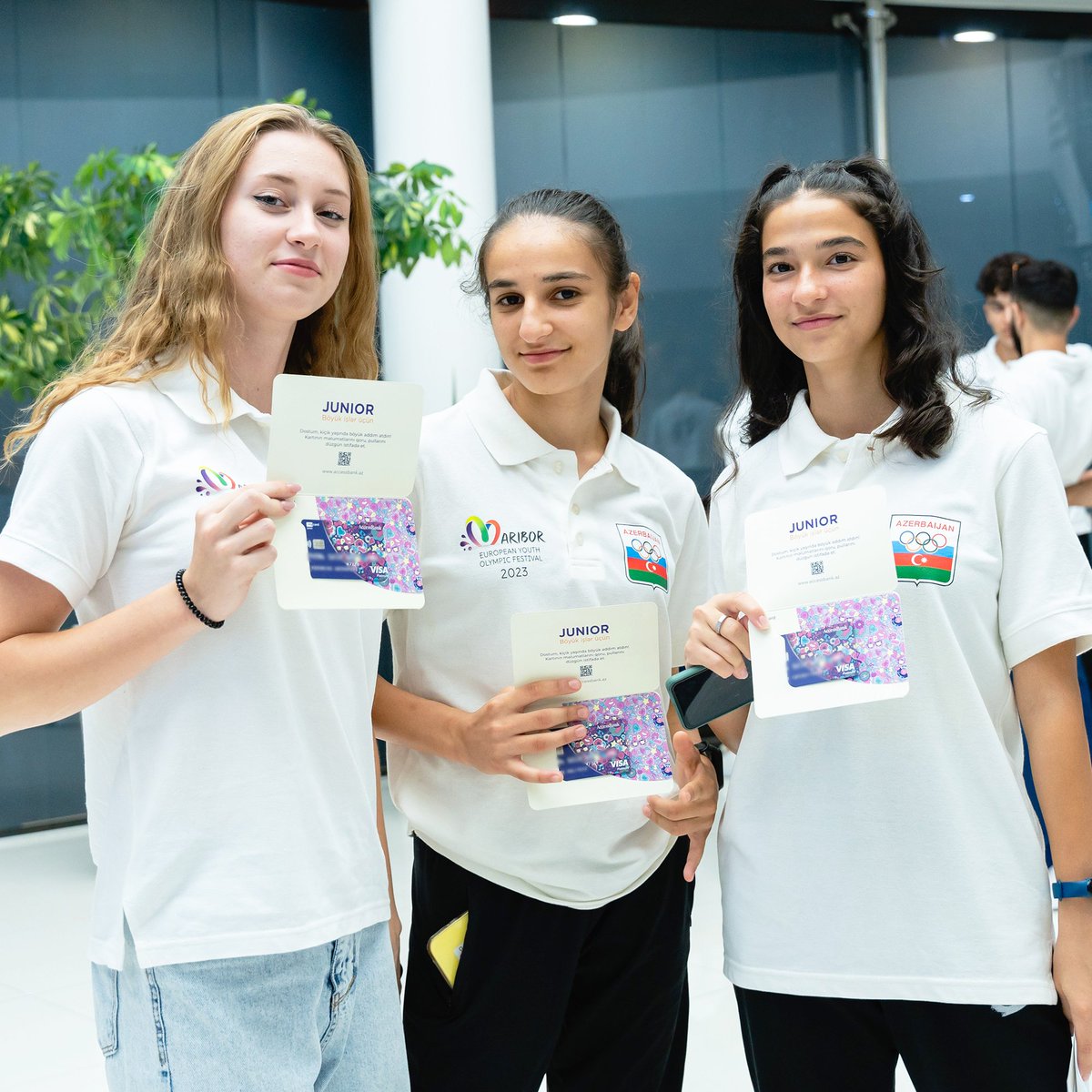 AccessBankAz's tweet photo. myCard Junior Avropa Yeniyetmələrinin XVII Yay Olimpiya Festivalında idmançılarımıza dəstək olacaq!💪
AccessBank yeniyetmə idmançılara  VISA Platinum əsaslı myCard Junior kartlarını təqdim etdi. İdmançılarımıza uğurlar arzu edirik! 🚀 https://t.co/zNYSls5h4H