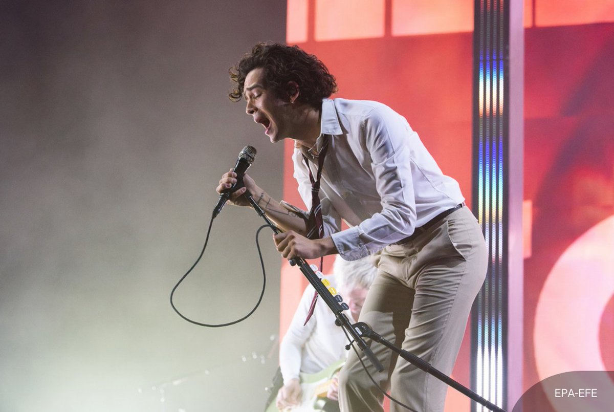 NewsBFM's tweet photo. 1. The Sepang Municipal Council will only allow local artistes to perform at upcoming events for the time being, according to The Star.
This follows 1975 frontman Matty Healy’s recent stunt at the Good Vibes Festival in Sepang.
https://t.co/0ge9xx707n https://t.co/upUh0B9baf