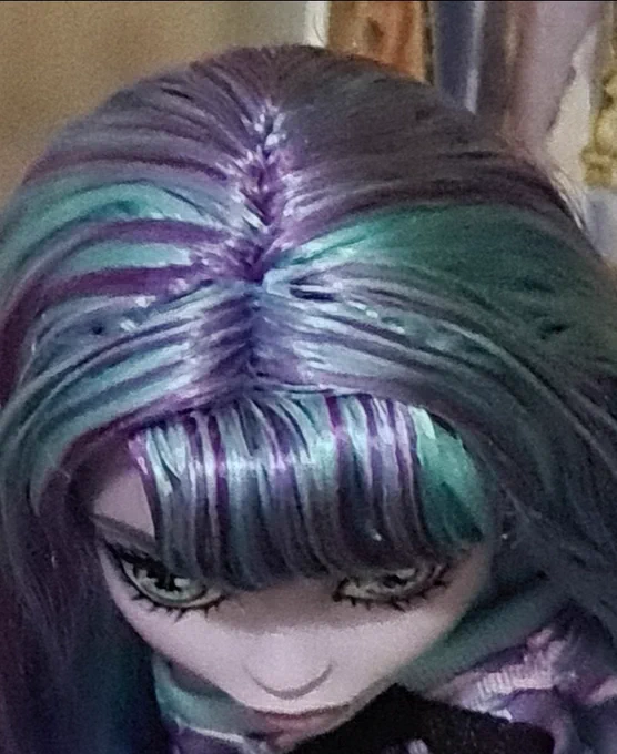The Twyla with a middle part was a hoax btwI forgot to come clean abt it 