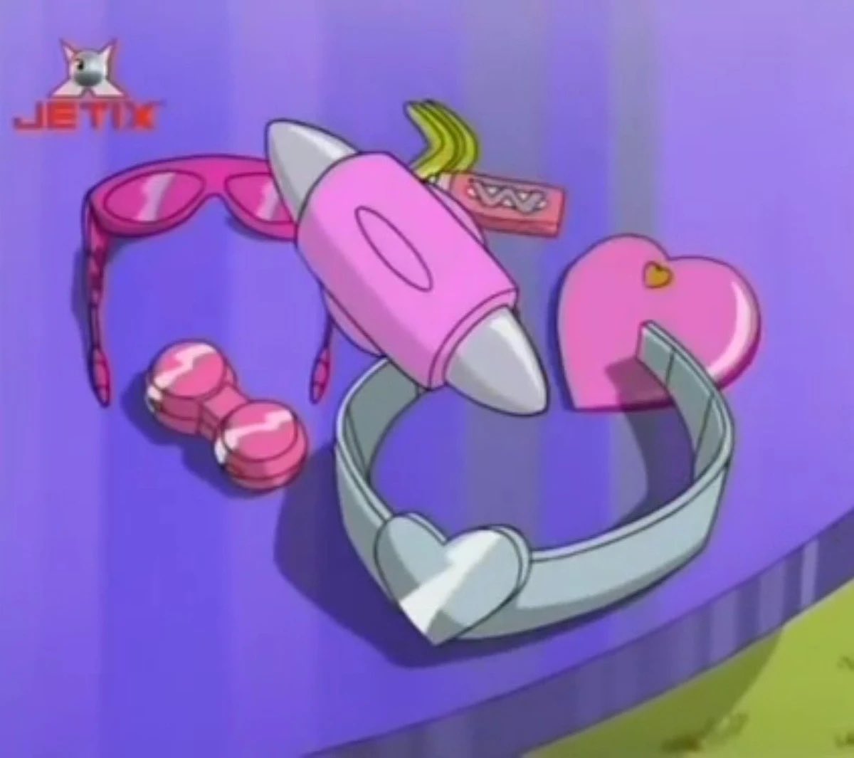 I wanted the Totally Spies gadgets so bad as a kid