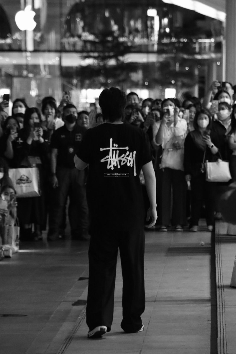 HeartBiBBuild's tweet photo. behind you. https://t.co/ODrev4mQC1