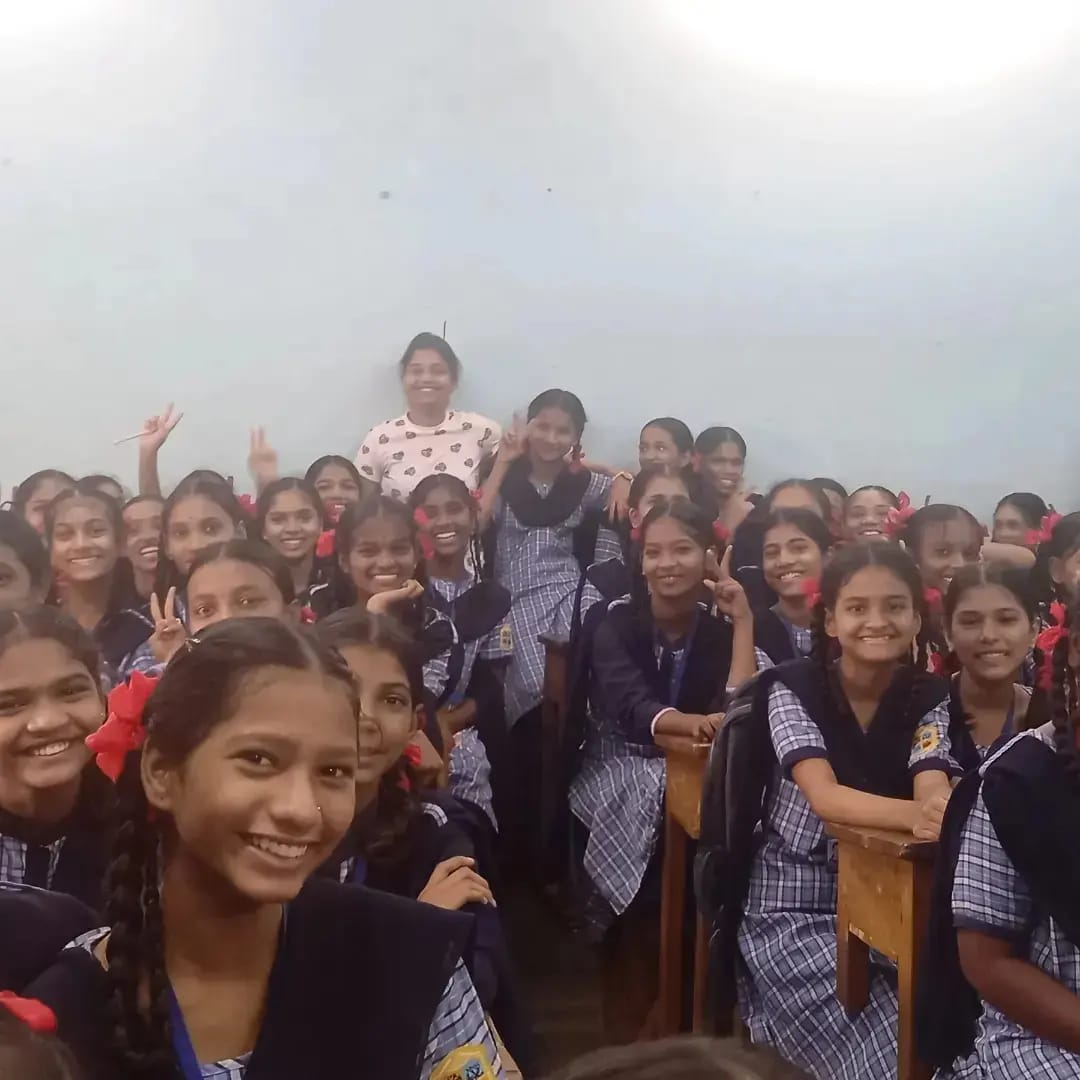 Move4wellbeing's tweet photo. Today at Kishan Nagar school, Maharashtra, India in conversation with young girls about womanhood and mental health❤ https://t.co/FD8LbiPzsL