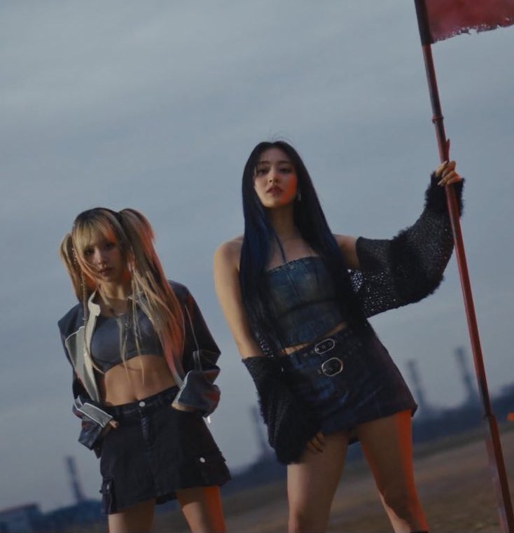 chaeyoung pics tweet media