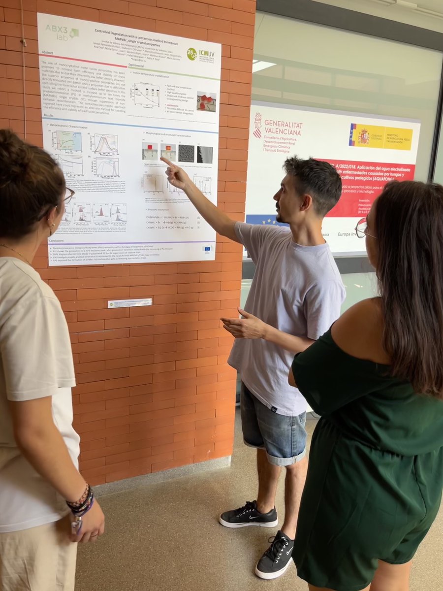 ABx3Lab's tweet photo. Today we had a great morning in the VII Session for Young Researchers in Materials Science organized by the ICMUV @UV_EG . We attended very enriching presentations of our students and colleagues from the institute. There is no better way to inaugurate this account! 😁👏 https://t.co/UxM5kjCe9N