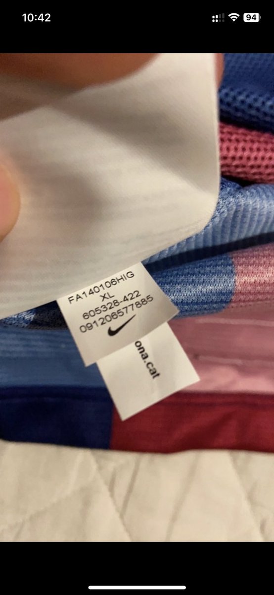 AFS_Belgium's tweet photo. Can someone help me determine the worth of this shirt? It’s the authentic version, BNWT and size XL. Can’t find a lot of them on the internet. 
Thanks! https://t.co/owJSxGIApo