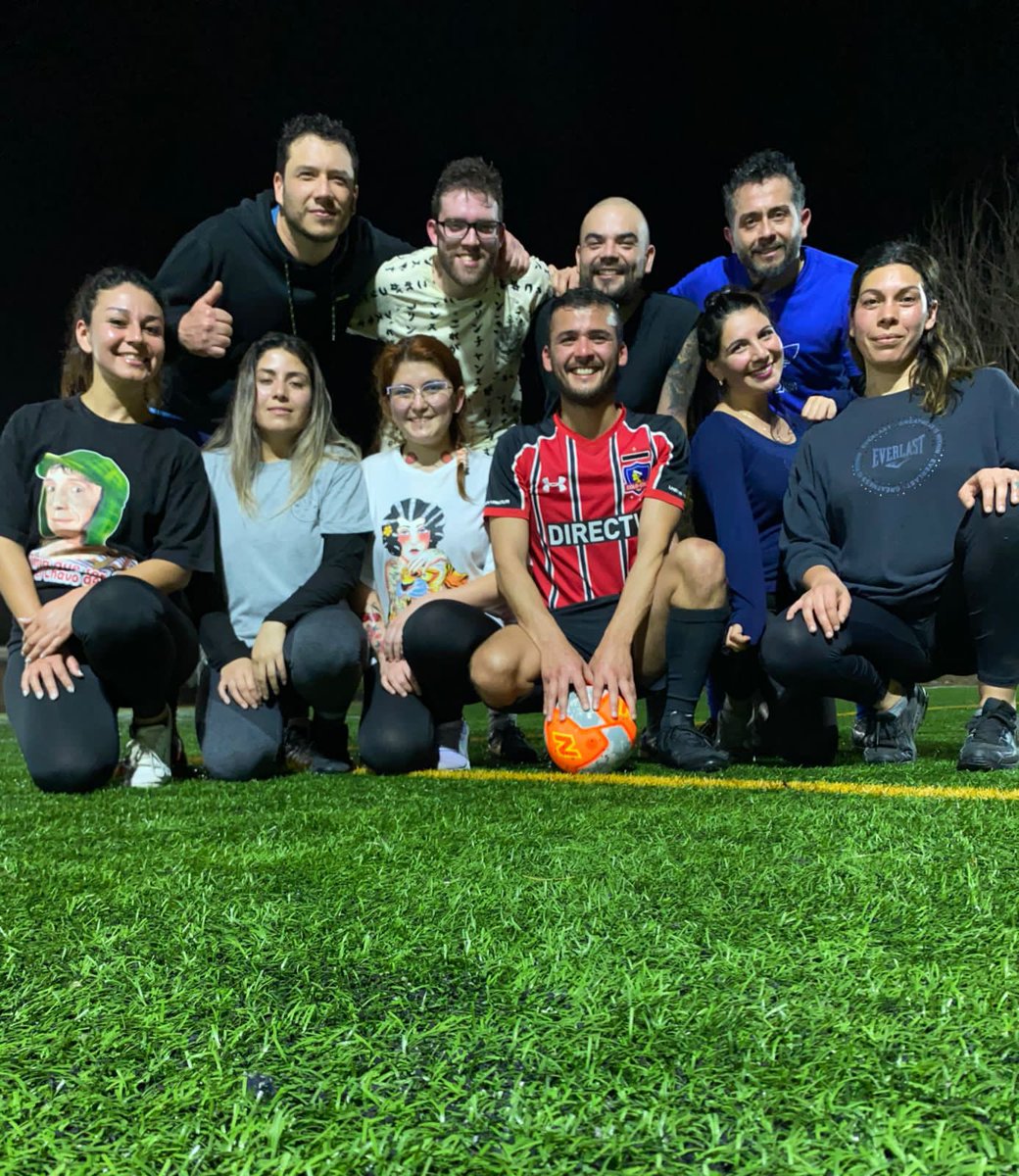juantiradob's tweet photo. Jugamos ayer una pichanga con lxs colegas y hoy me desperté pero más que renovado. Que exquisitas son las endorfinas 🤤 https://t.co/IYId7q2EBR