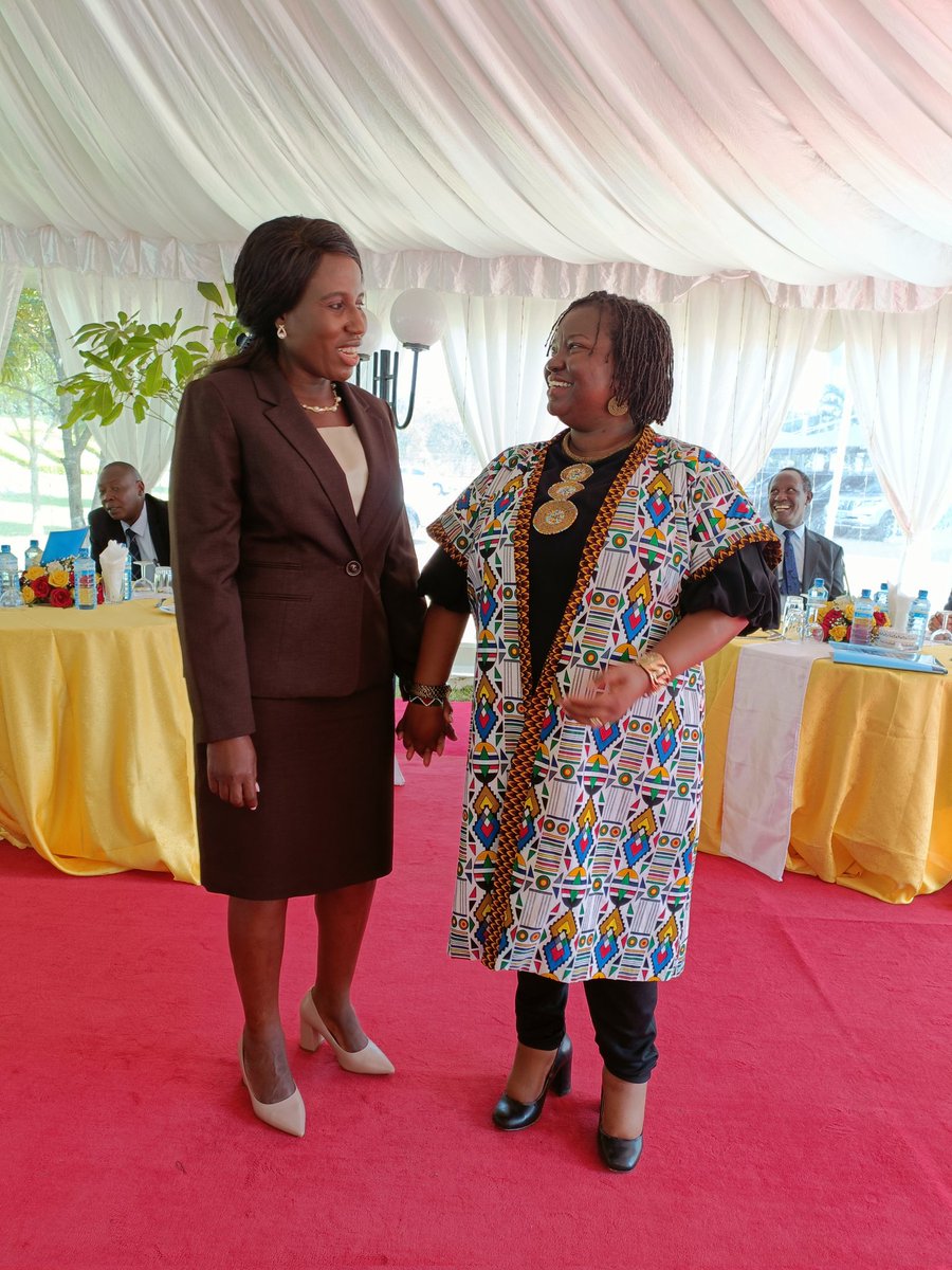 cifschools's tweet photo. Making meaningful connections. Dr @SuKi_swk with Dr @Bettymuganda17, PS Higher Education and Research, Kenya, at the 53rd graduation ceremony @KenyattaUni.

#FirstAfrocentricSchool #thebestschool https://t.co/3YIvFpT619