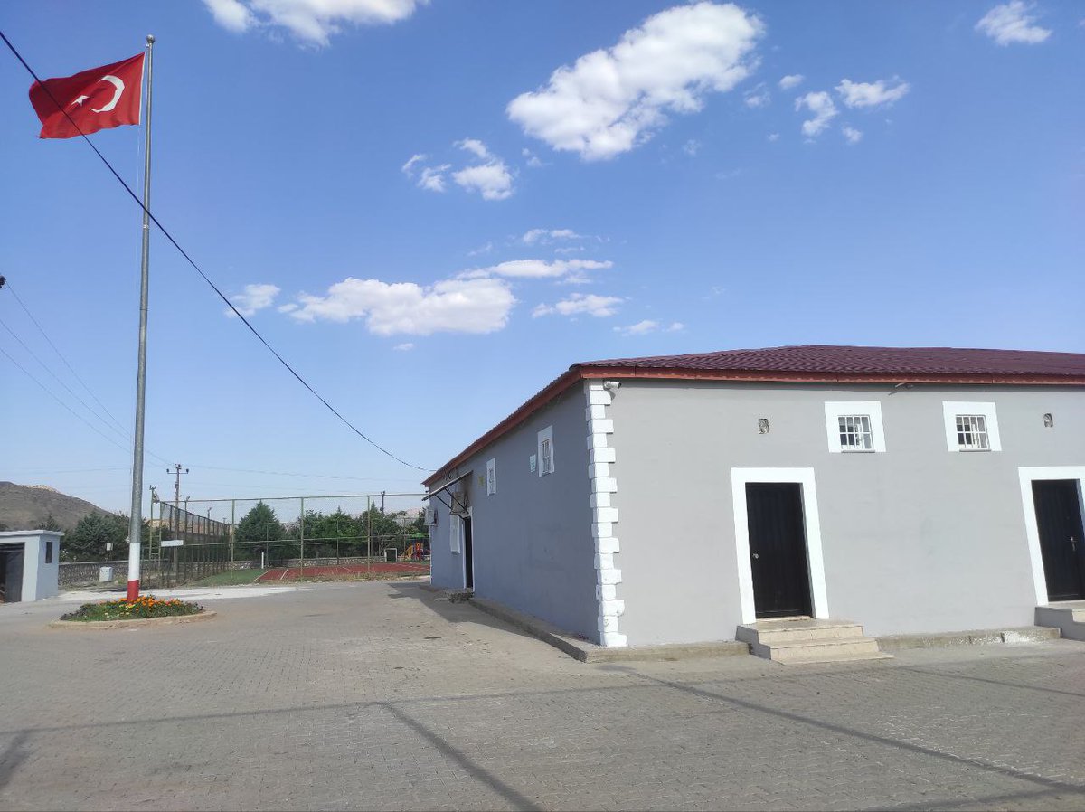 Yeni renkleriyle Hazro Öğretmenevi ve Akşam Sanat Okulu'muz 😇