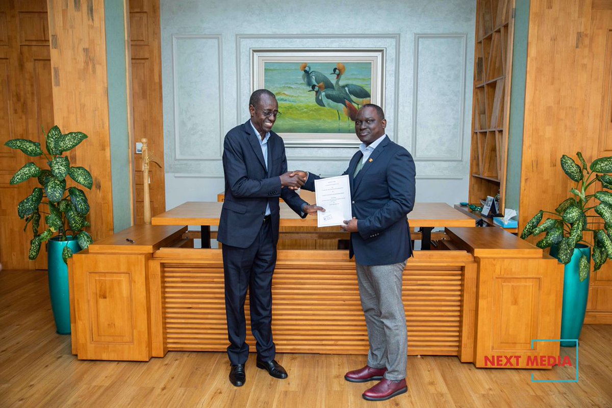 KKariisa's tweet photo. I'm happy to have earlier today hosted Eng. John Nasasira, proprietor of @978KazoFM, as they join the @UnitedMediaUg alliance! 

They join over 100 leading TV, radio, &amp; online platforms, facilitating effective communication across Uganda's diverse regions &amp; demographics. (1/3) https://t.co/TNqnhkdkHL