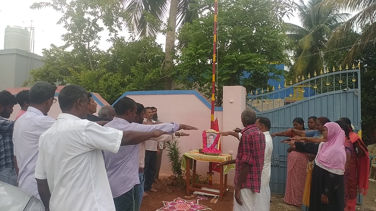 deepak424066818's tweet photo. #மேலூர் தொகுதி நாம் தமிழர் கட்சியின் சார்பில் இன்று 26/7/23 அன்று பெருமாள் பட்டி கிளையில் கொடி ஏற்றும் நிகழ்வு நடைபெற்றது #seeman #சீமான் #நாம்தமிழர்கட்சி #பிரபாகரன் # https://t.co/BcYkg6afpR
