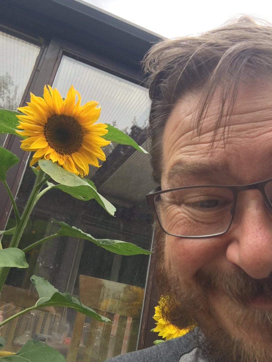 Laughing Gardener tweet media