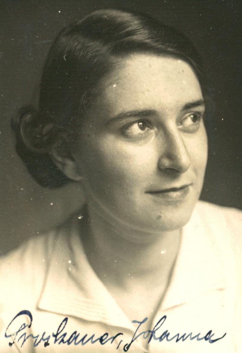26 July 1920 | German Jewish woman, Johanna Proskauer, was born in Berlin. She emigrated to the Czechoslovakia. On 27 July 1942 she was deported to #Theresienstadt ghetto and on 15 December 1943 to #Auschwitz. She perished in Stutthof on 20 August 1944.