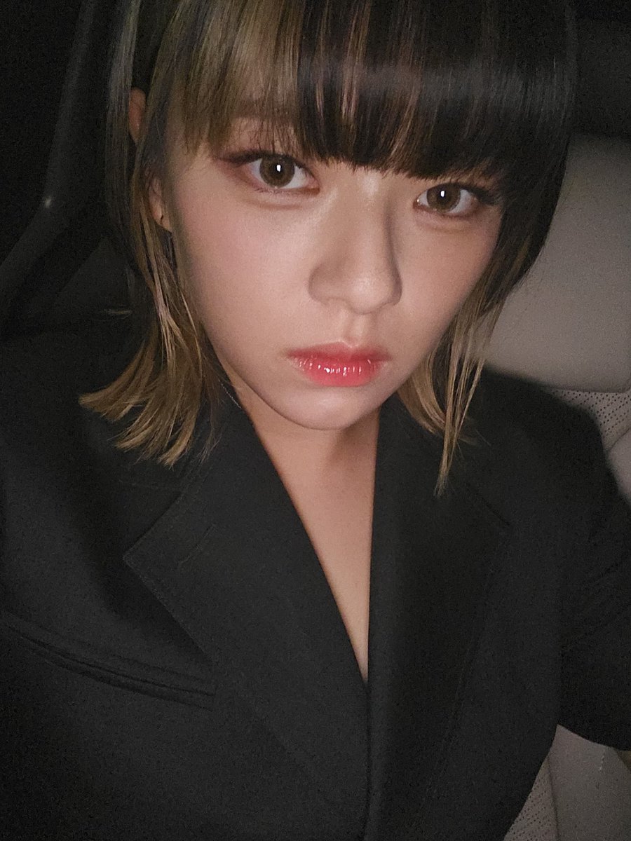 jeongsbtch's tweet photo. HER VISUAL IS INSANEEEE

JEONGYEON AT #SamsungUnpacked
@SamsungMobile 
@JYPETWICE https://t.co/8MnjDr3yjU