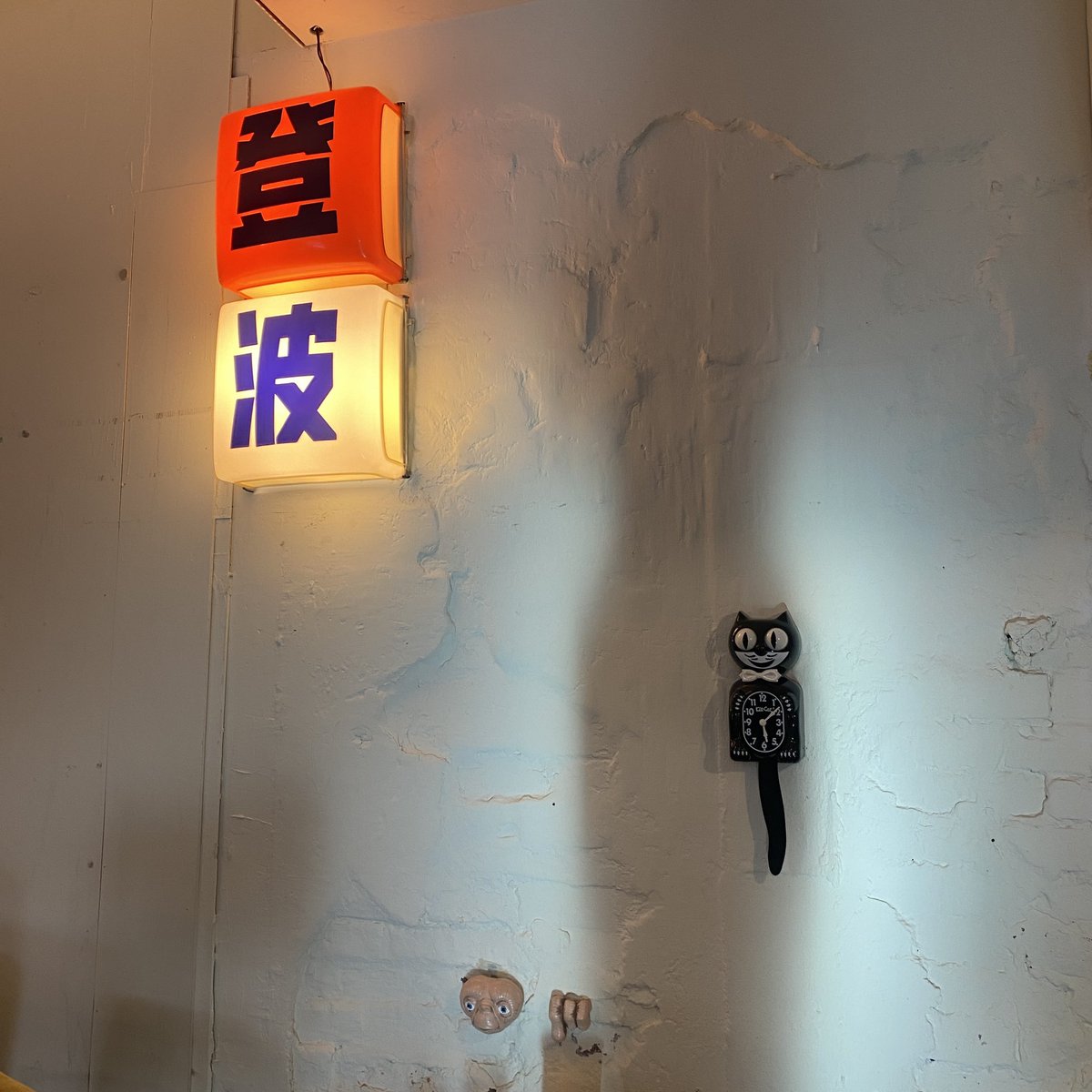 整間店可愛到不行🥹🩷

花生糖拿鐵我跟男友都愛（花生糖味道超香）
肉桂捲麻煩一定要+cream cheese!!!!
位置不多想去的話可以早點去！ https://t.co/2y4wmSOk7B