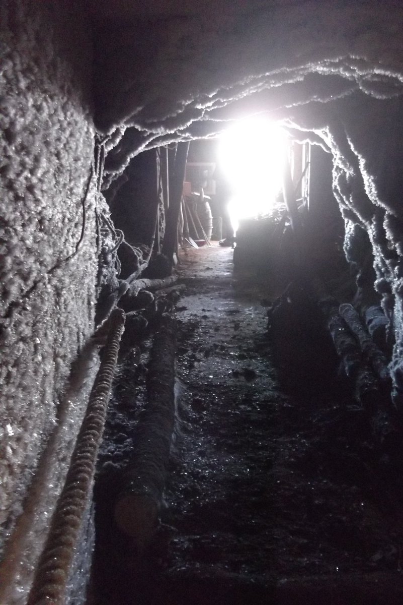 andyblanck1's tweet photo. the #ww1archaeologicalSite of Austro-Hungarian cableway station excavated in the tunnel under the ice of #PuntaLinke is closed until a date to be determined. The bad weather of these days has compromised its safety for visitors.
https://t.co/NilSIAwbHZ https://t.co/5iLhB0JZEl