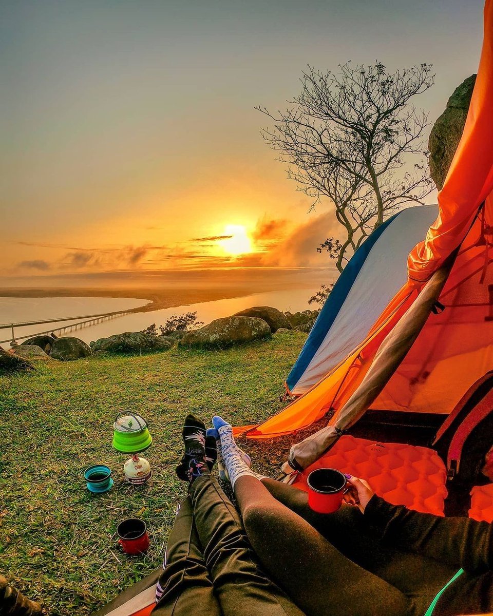 Beautiful dawn with him 😍🧡
#campingworldtruckseries #campingfun #campingofficial #camping⛺️ #campingtime #campingculture #campingwithfriends