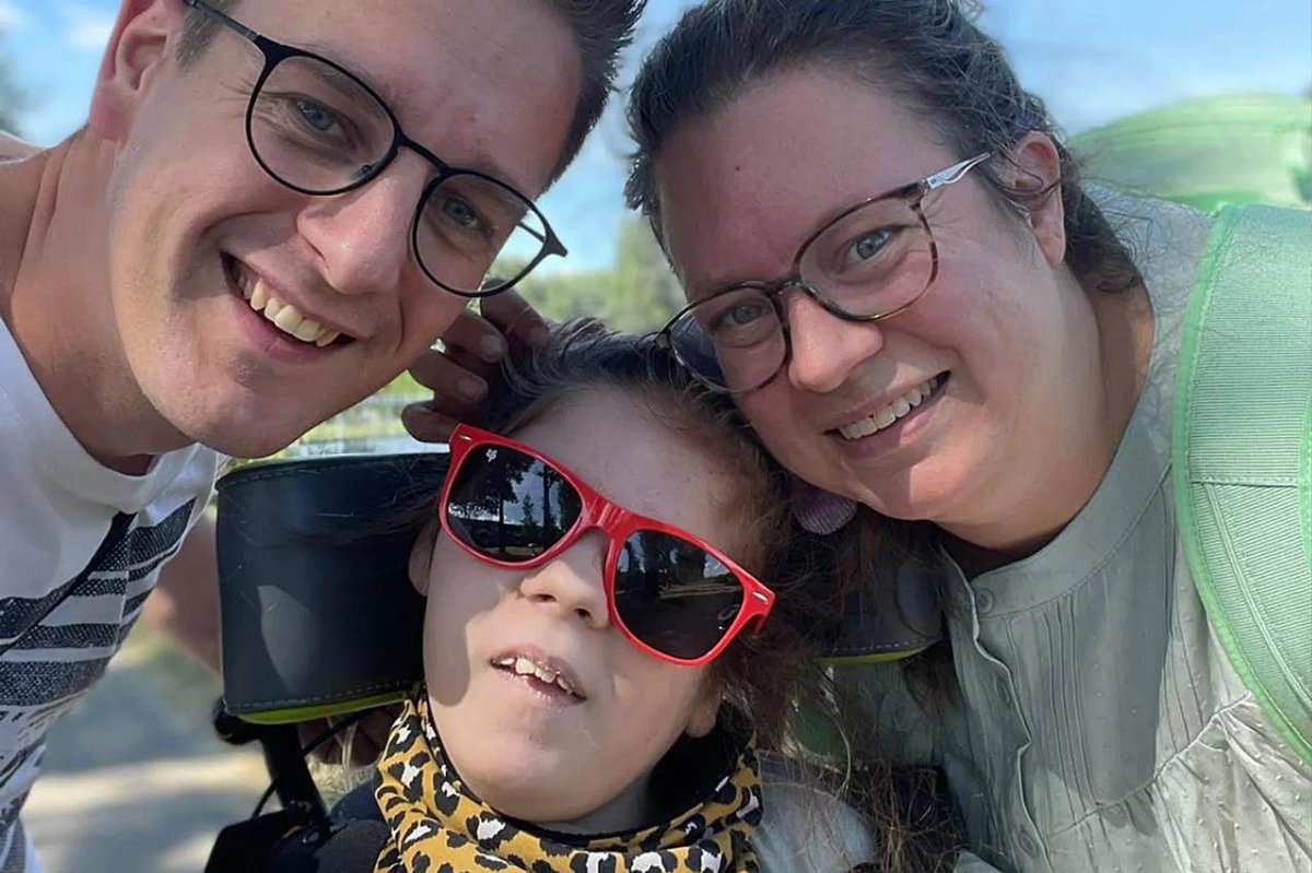 Op 18 januari overleed Mirthe Groen. Naast het enorme gemis en verdriet om het overlijden van hun dochter waren er bij Matthijs en Sarah ook direct zorgen om hun inkomen. 
Want op het moment van overlijden stopte gelijk ook het PGB
2cu.nu/geen-sociaal-v…
#zevmb #2CU #vangnet