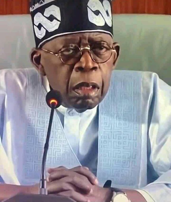 Looks they say can be deceptive, but anyhow you look am, anything that looks like this 👇is definitely a bad omen and very contagious. Never pray to meet Tinubu...
#TinubuMustGo 
#DisqualifyTinubuNow
#Tinubuthedruglord
#Tinubu4prison
#AllEyesOnTheJudiciary